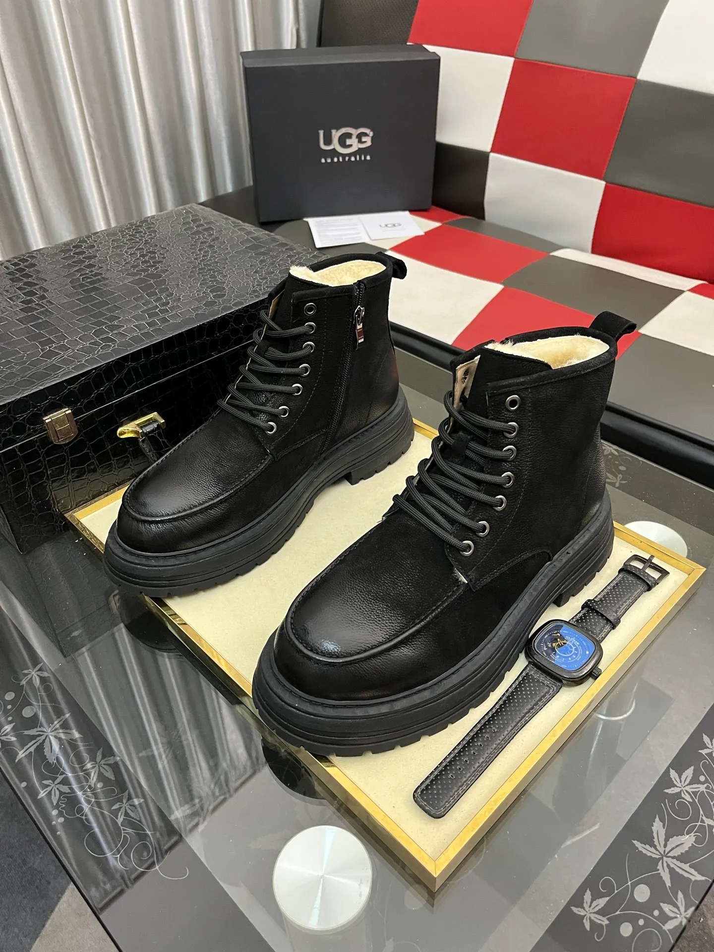Men's Men's Shoes 💰660⌚️⌚️New UGG fur-integrated men's simple and fashionable snow shoes. The most worth buying at the end of this year are warm casual shoes. Whether you are out and about at home, their comfortable and warm performance will be your most suitable fashion companion! The material is cowhide upper and imported wool is used inside. Two layers of cowhide for warmth and comfort! The eva+ rubber patch outsole is cushioned, wear-resistant, and has good elasticity. It is light and wear-resistant, comfortable and soft, and the new simple cut is more fashionable. It has both practicality and fashion sense, so you no longer have to worry about how to match it in winter, while still maintaining fashionable taste. High-quality genuine wool produced in Dongguan. The material depends on the details! Size: 38-39-40-41-42-43-44-45